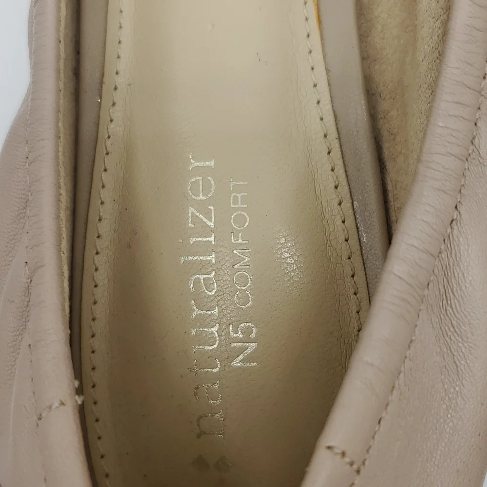 Naturalizer Nude Beige Leather Low Heel Pumps